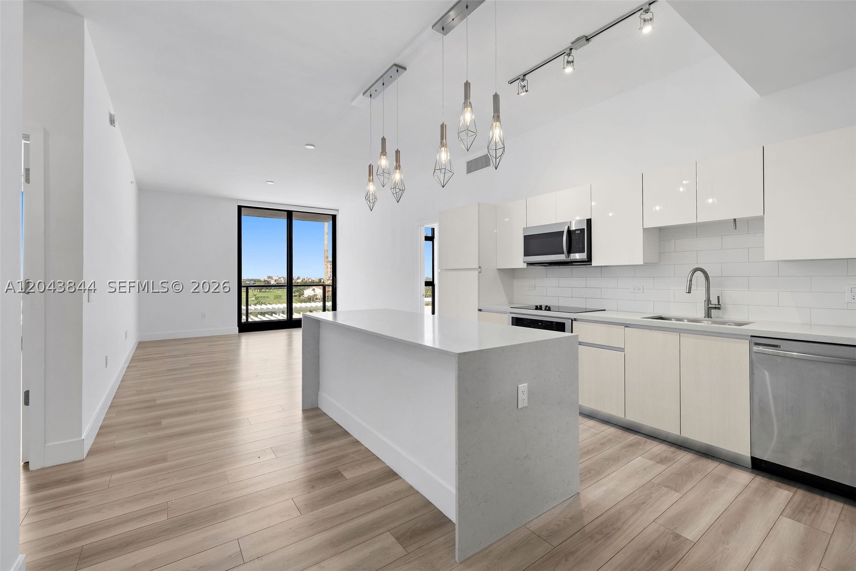 101 Diplomat Pkwy #2009 Hallandale Beach, FL 33009