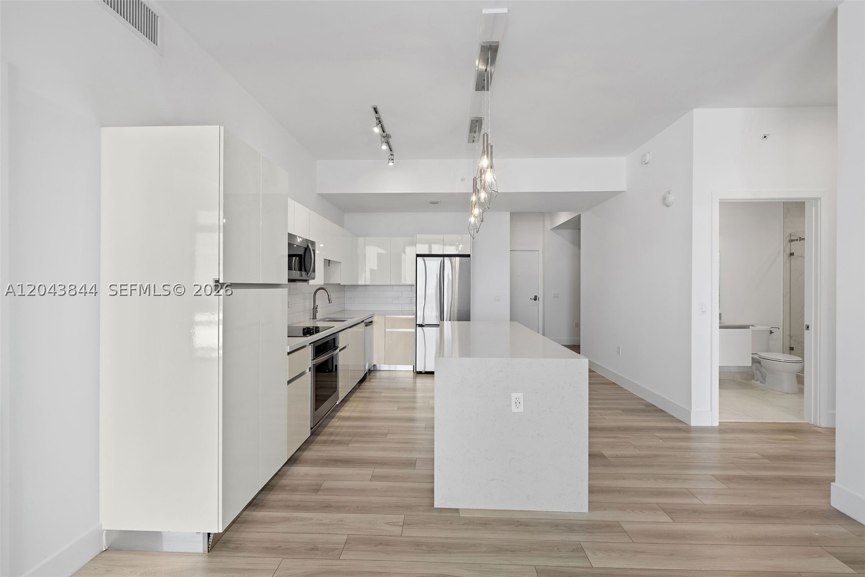 101 Diplomat Pkwy #2009 Hallandale Beach, FL 33009