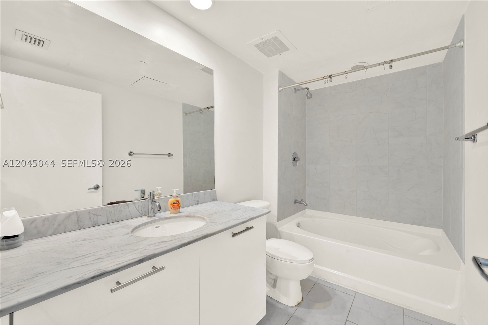950 Brickell Bay Dr #802 Miami, FL 33131