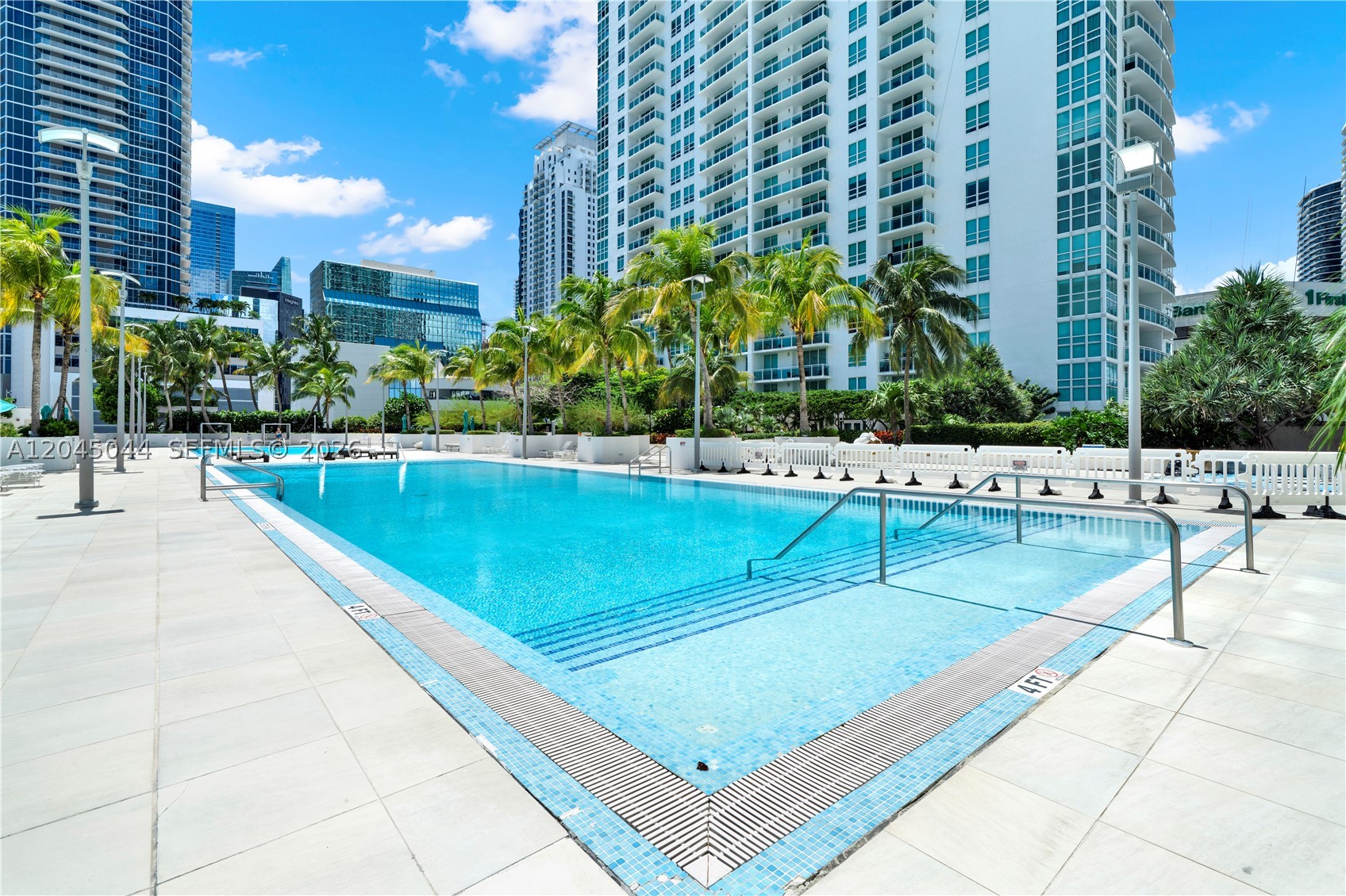 950 Brickell Bay Dr #802 Miami, FL 33131