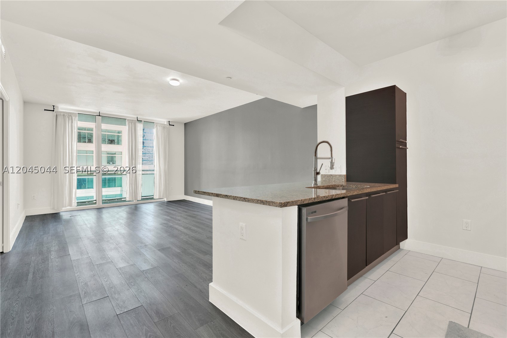 950 Brickell Bay Dr #802 Miami, FL 33131