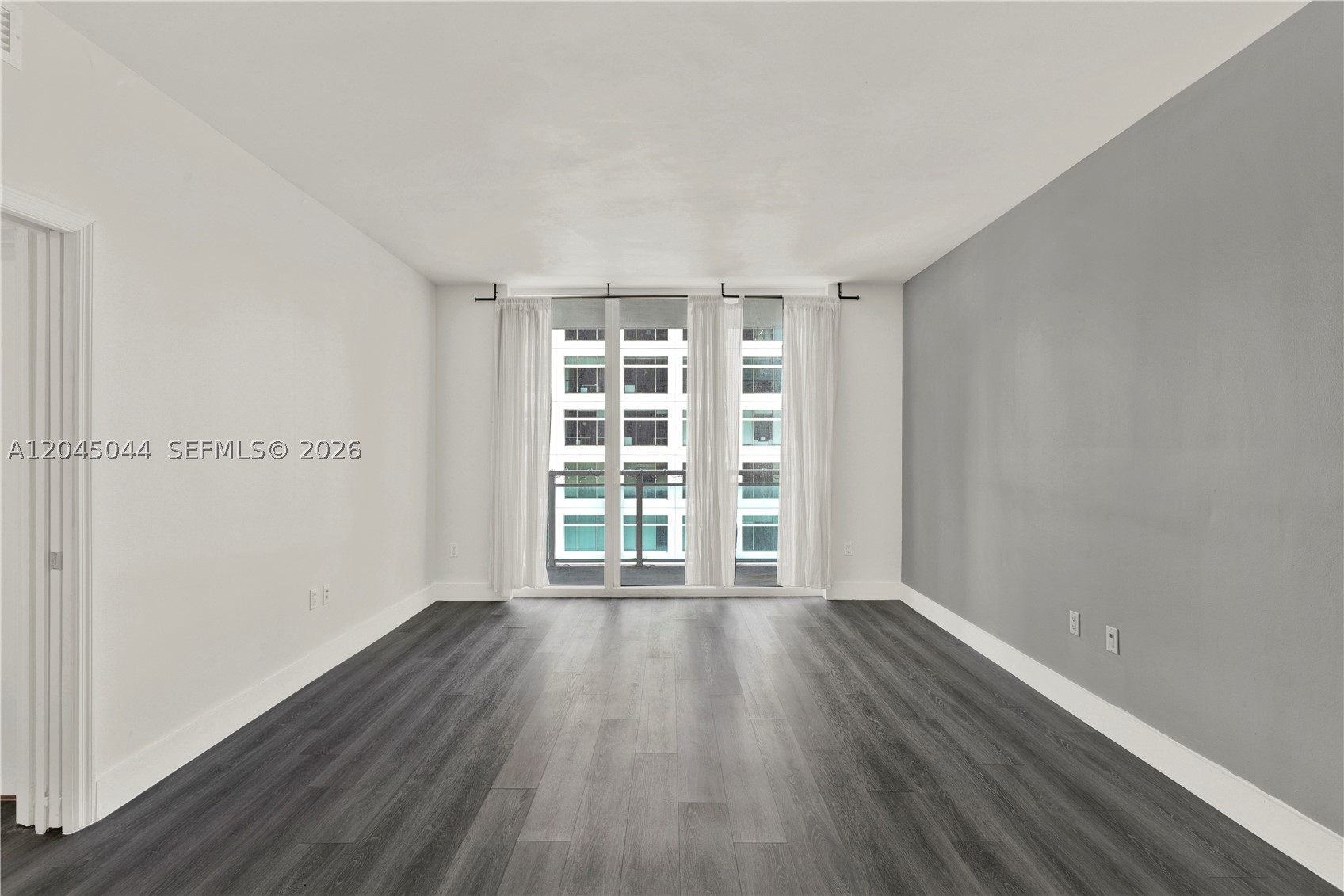 950 Brickell Bay Dr #802 Miami, FL 33131