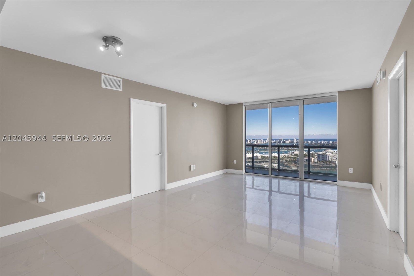image 50 Biscayne25