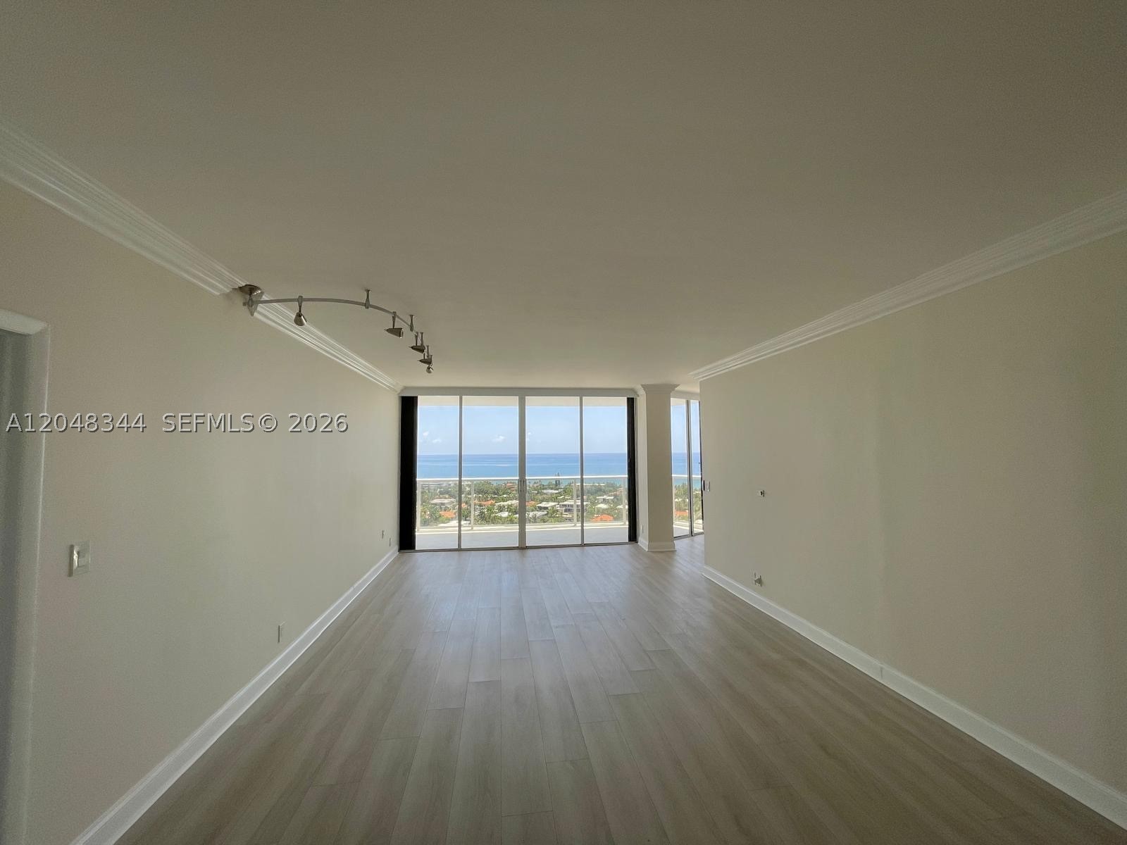 image Hamptons West5