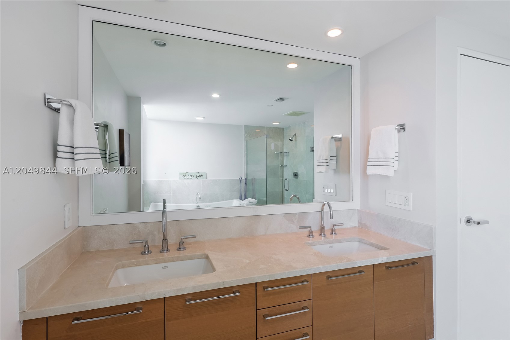 image Jade Beach35