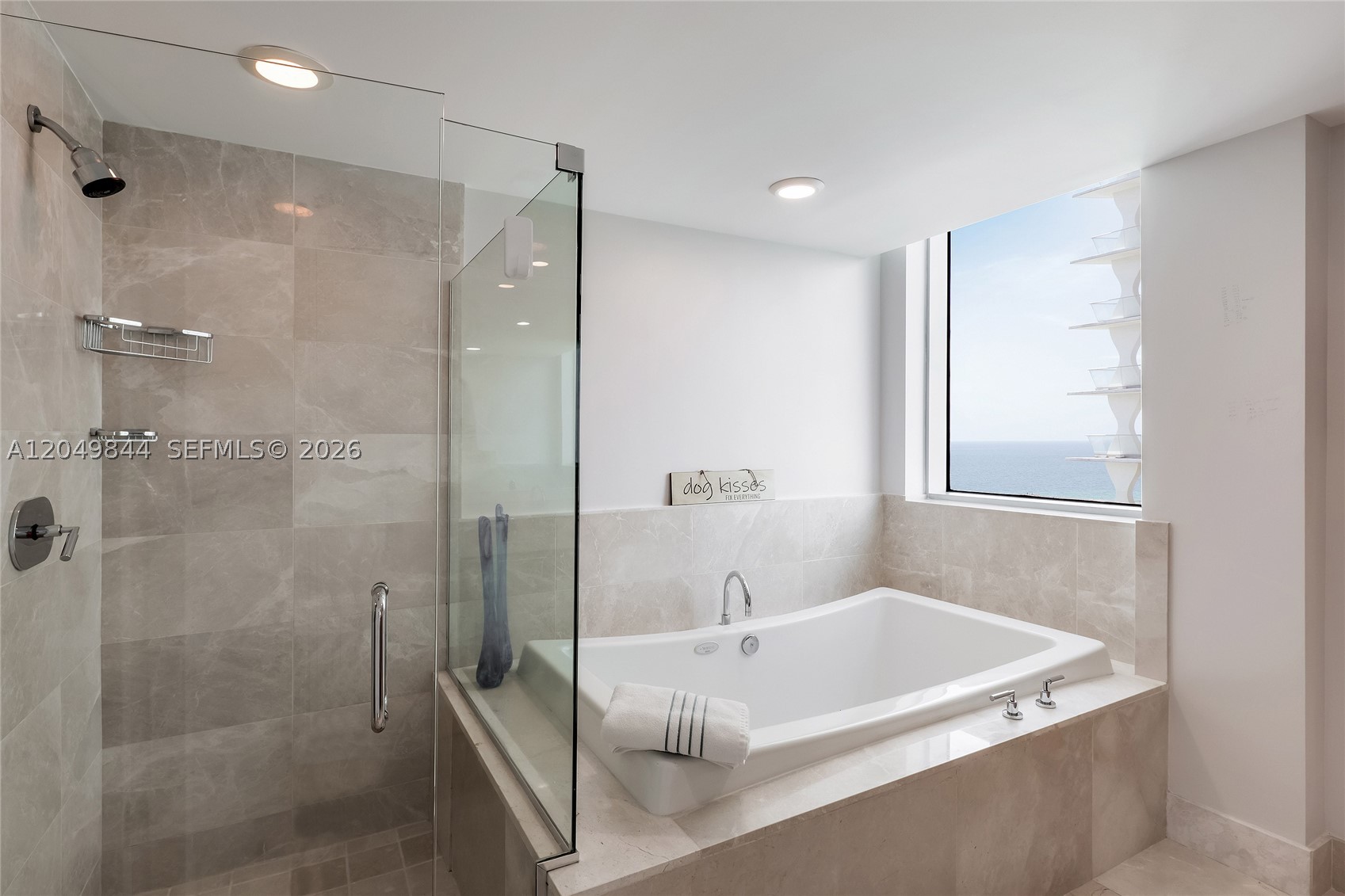 image Jade Beach38