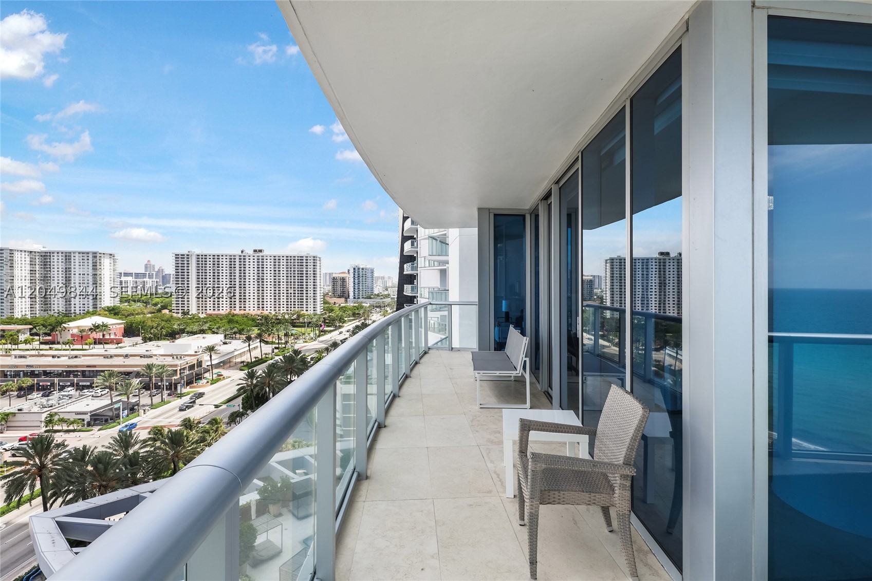 image Jade Beach42