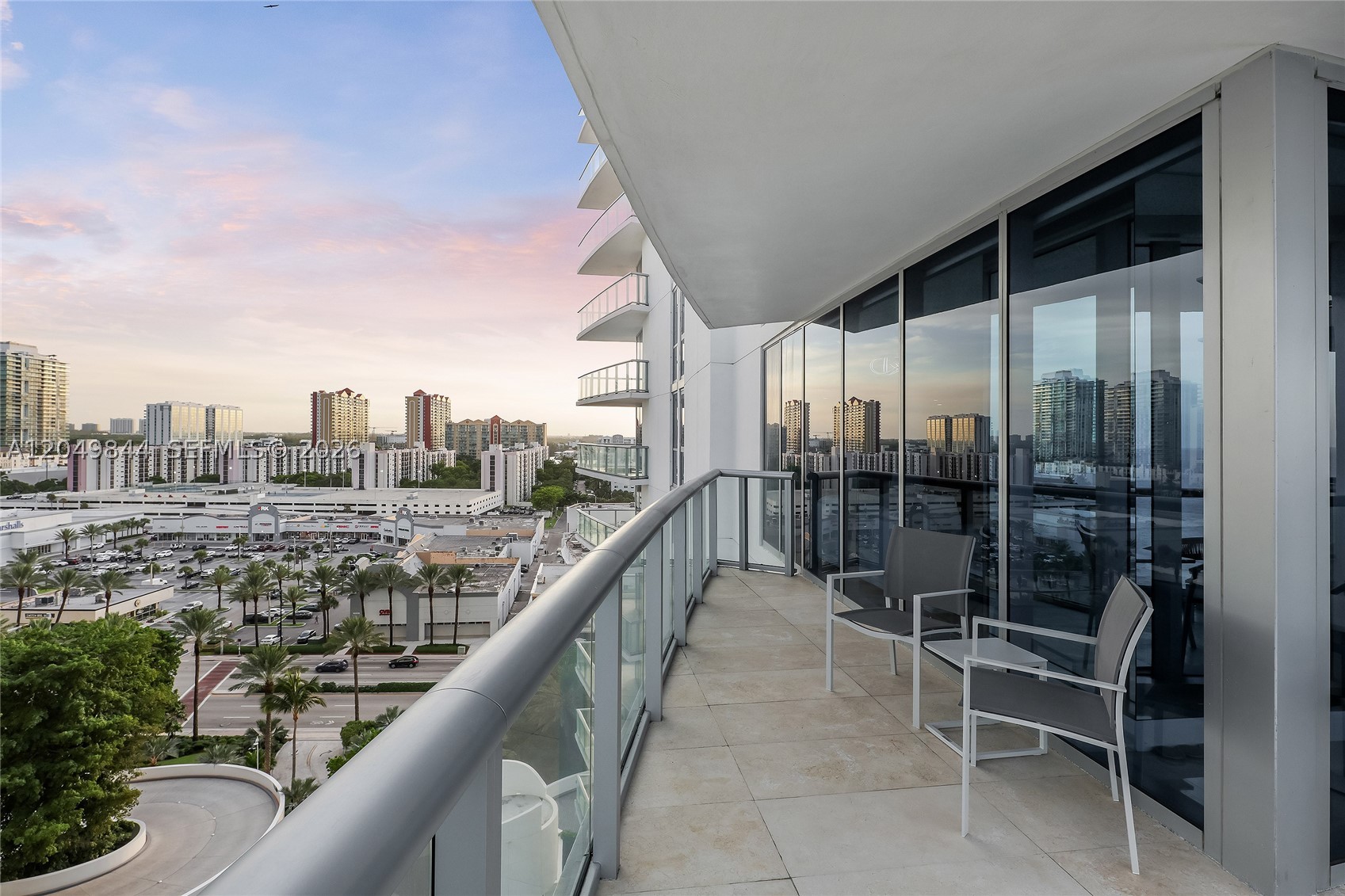 image Jade Beach44