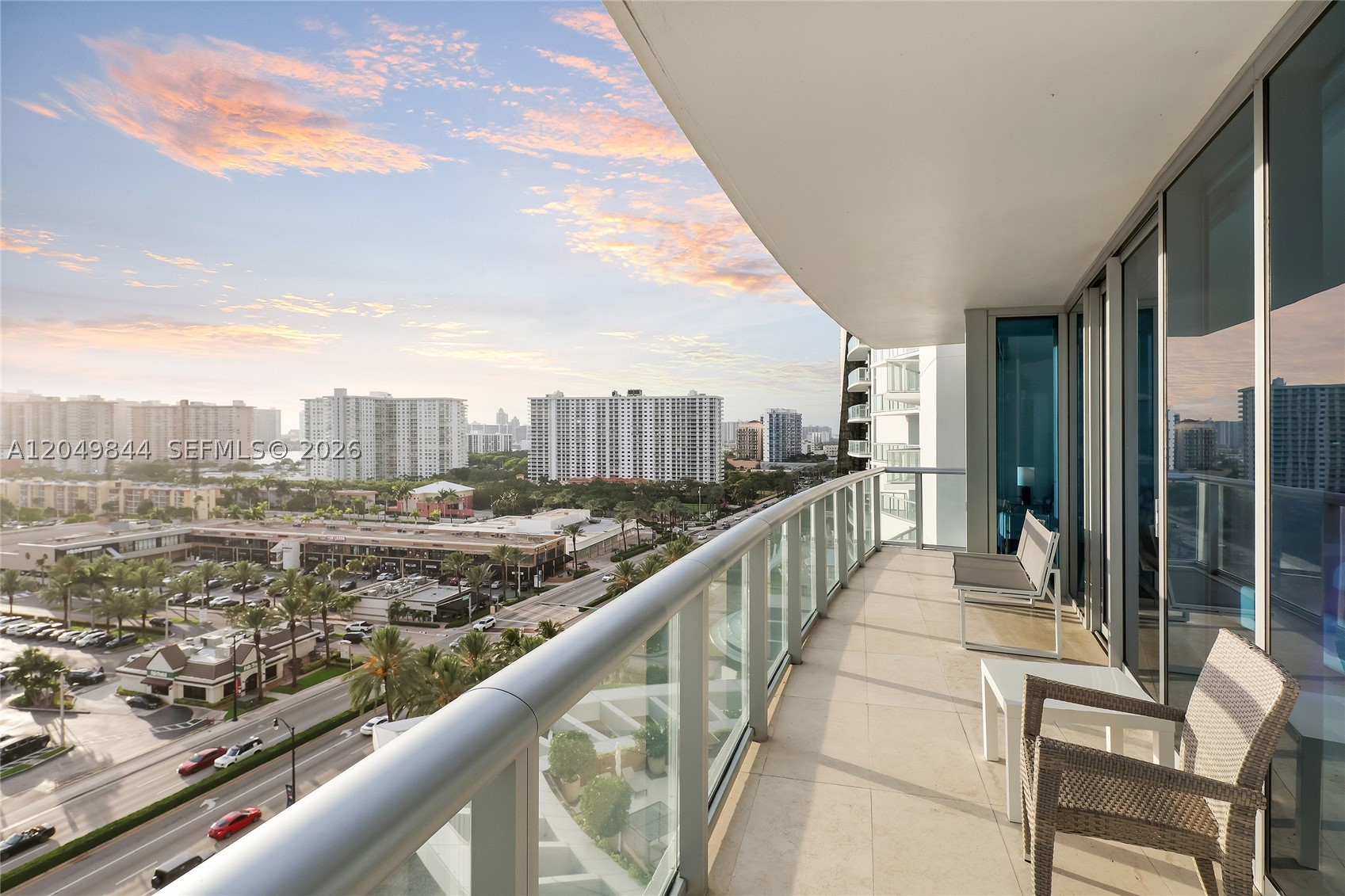 image Jade Beach45