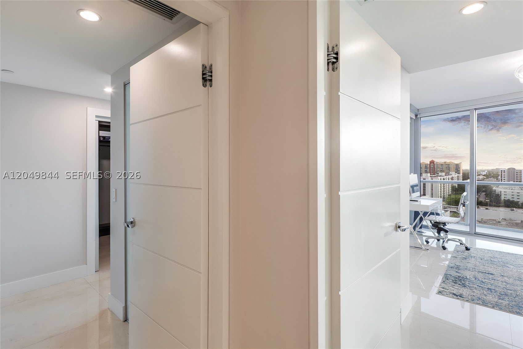 image Jade Beach47