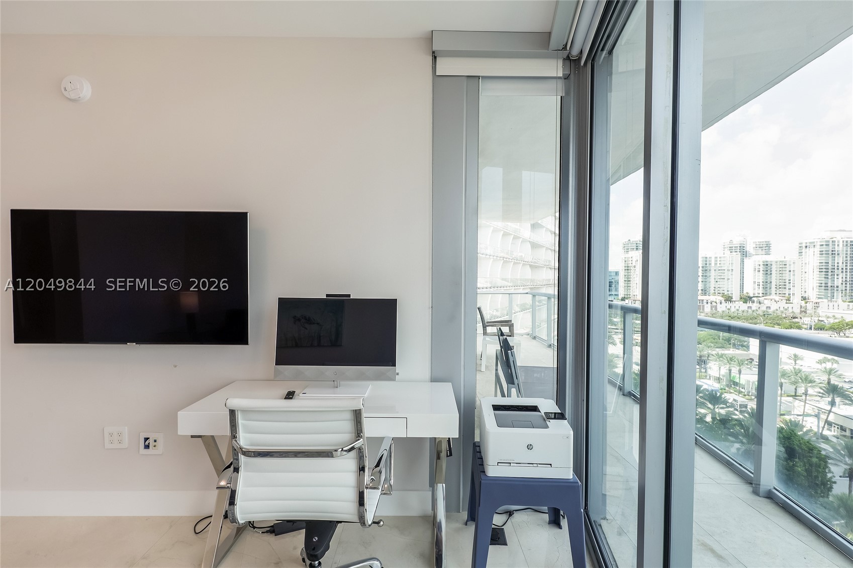 image Jade Beach50