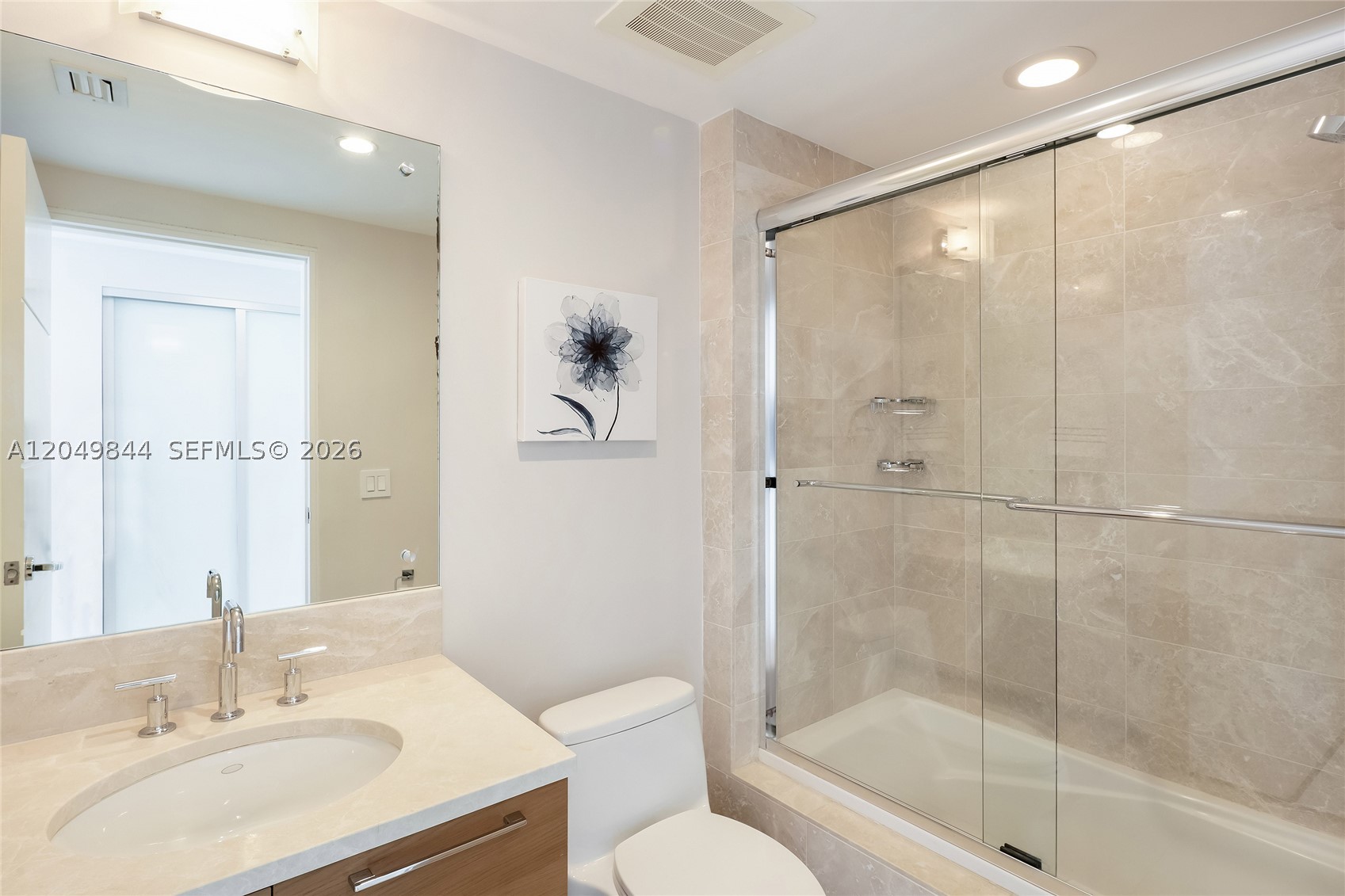 image Jade Beach52