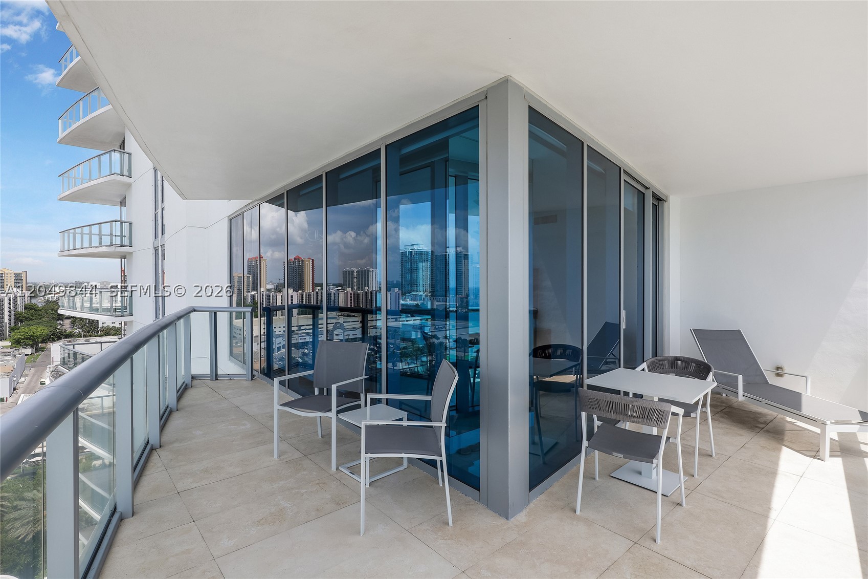 image Jade Beach6