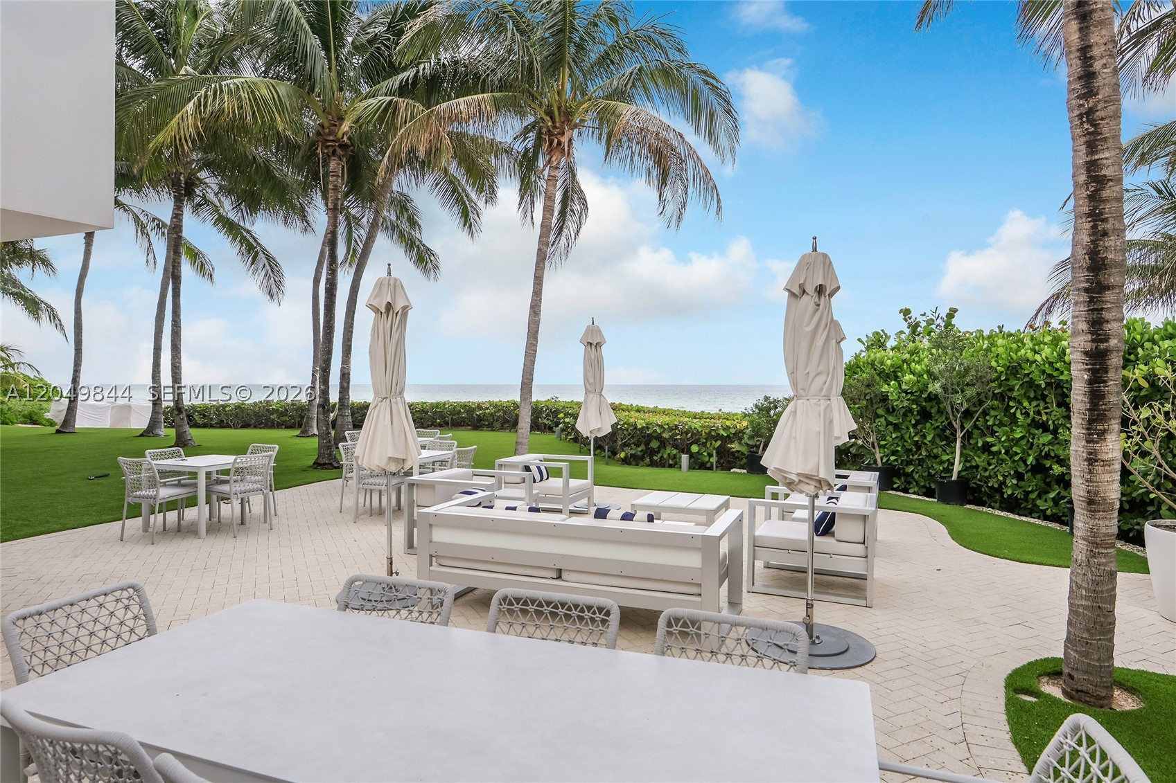 image Jade Beach75