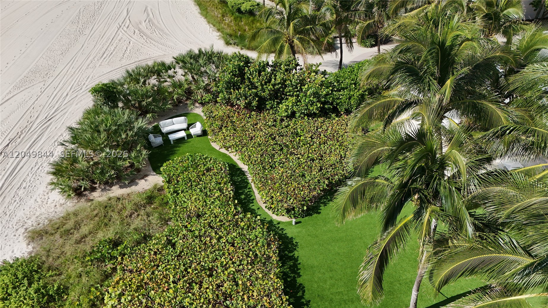image Jade Beach77