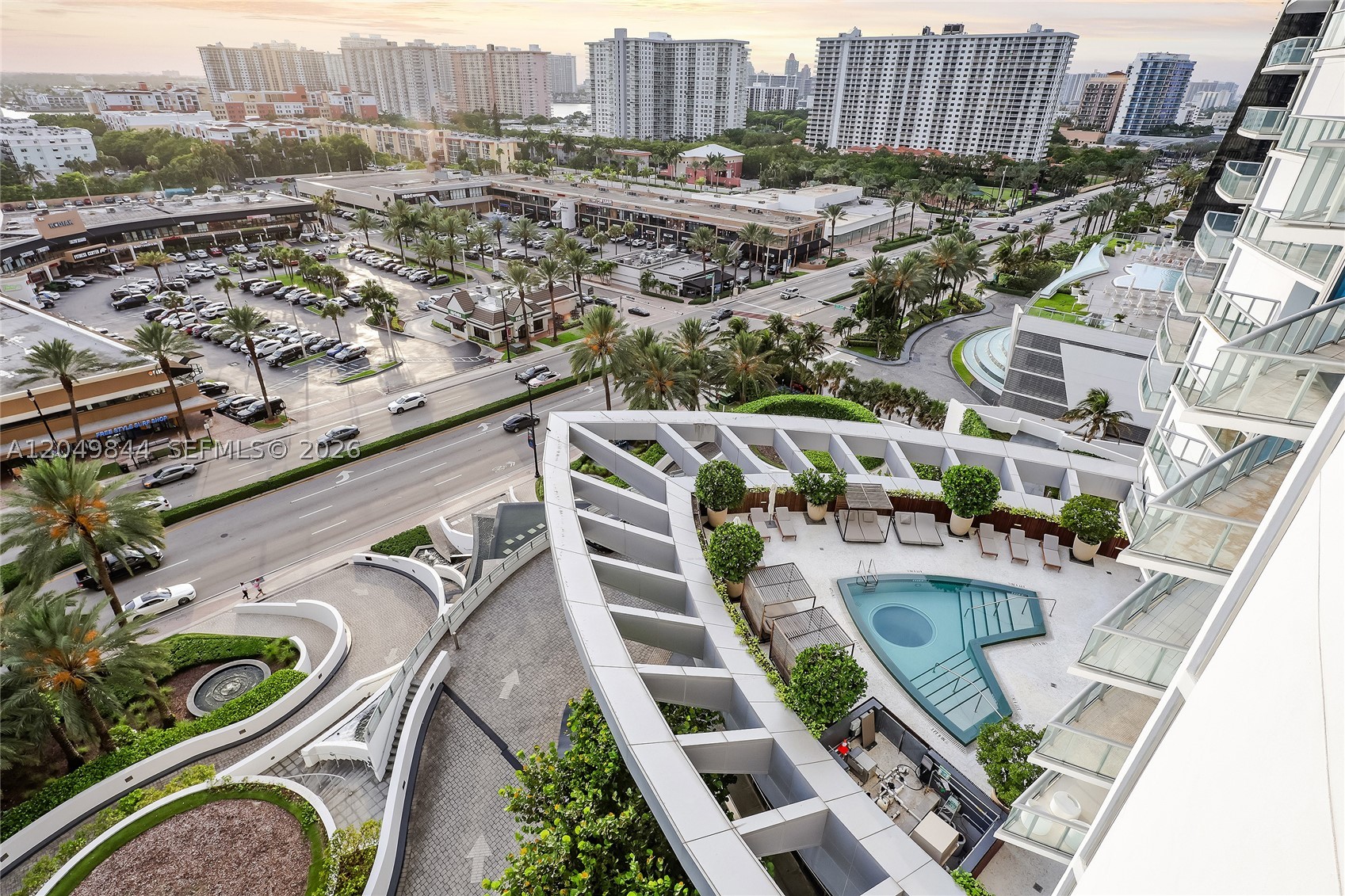 image Jade Beach85