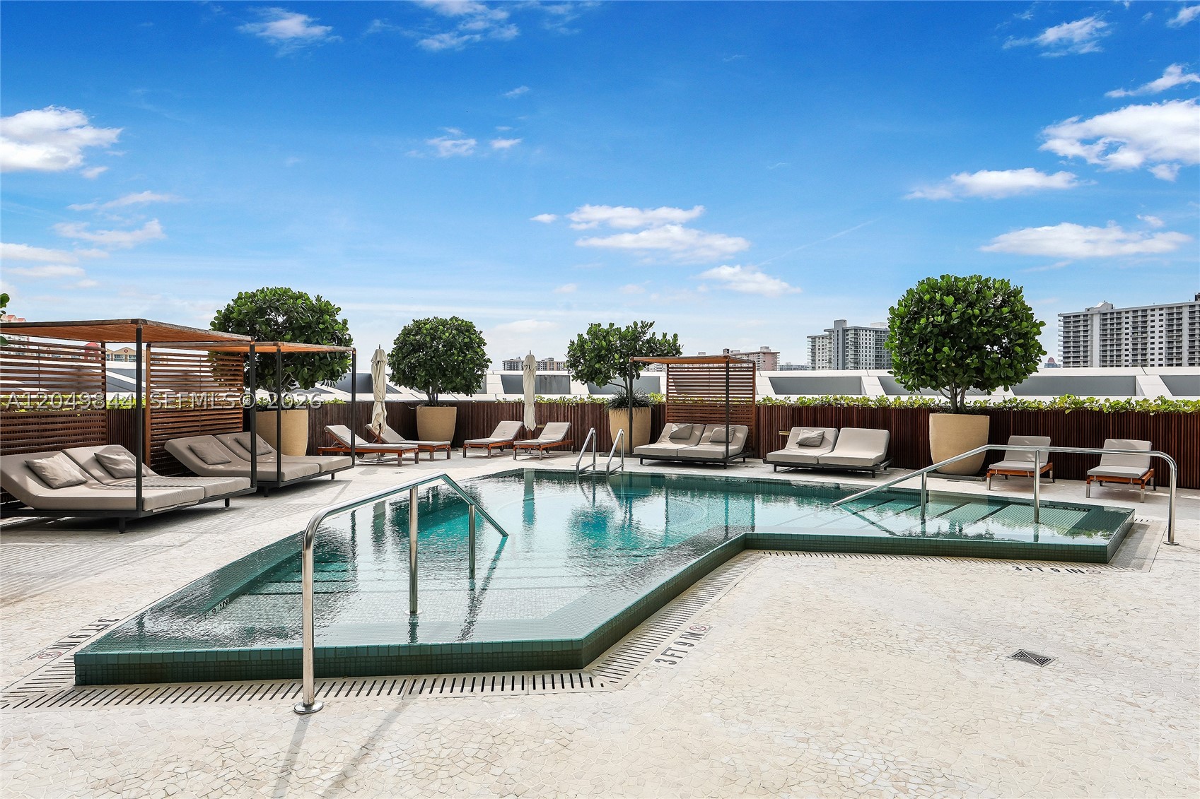 image Jade Beach86