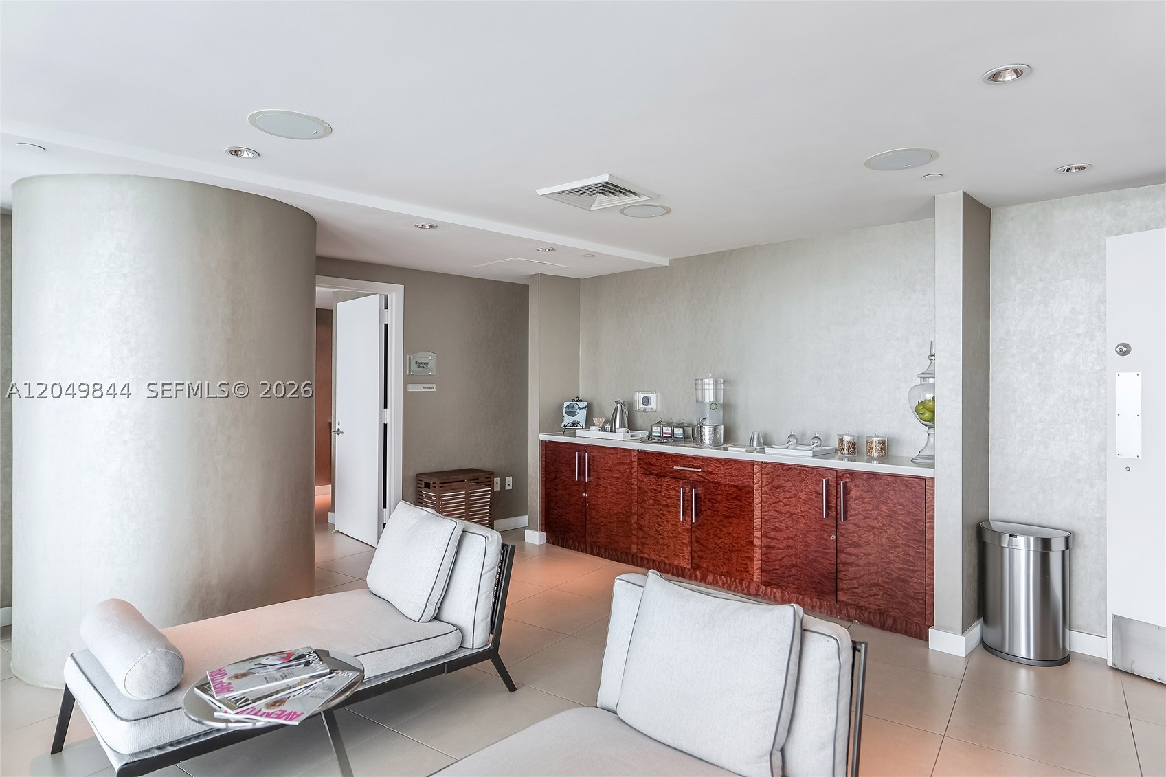 image Jade Beach95