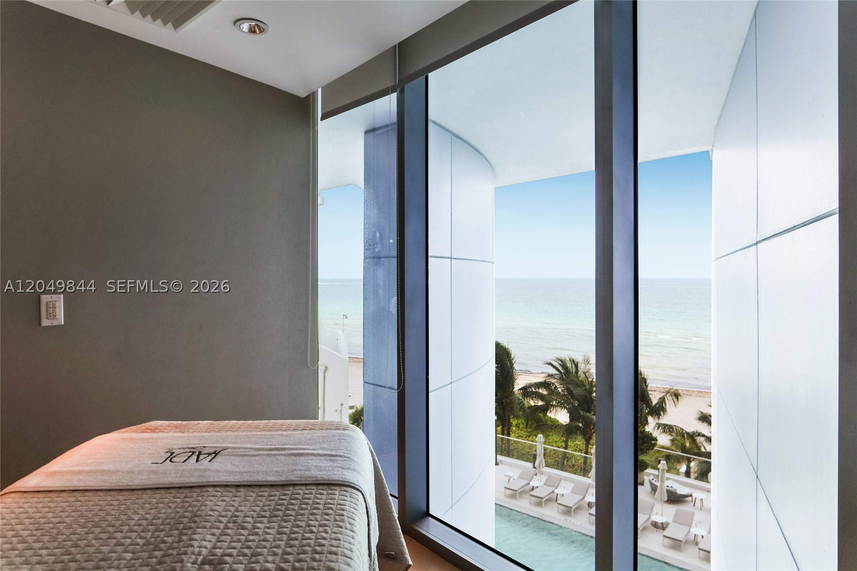 image Jade Beach98