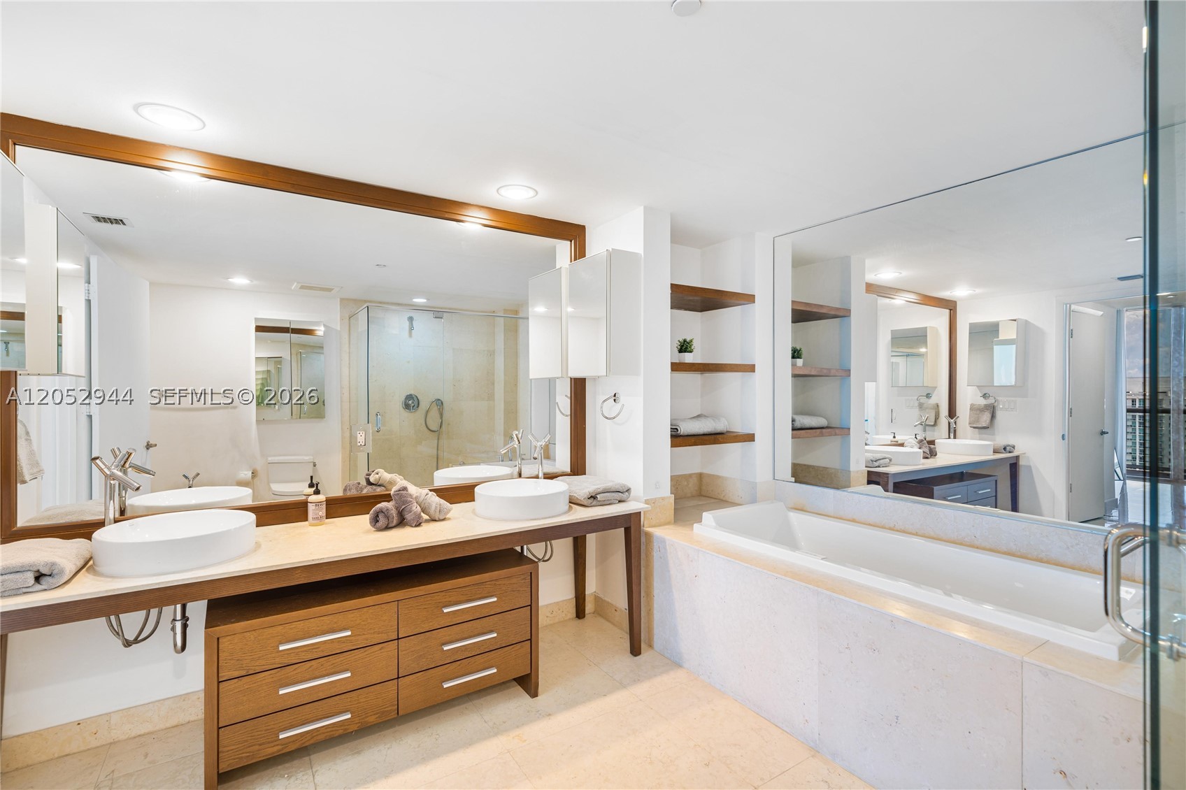image Icon Brickell II6
