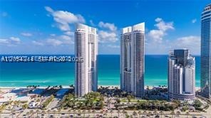 image Trump Royale36