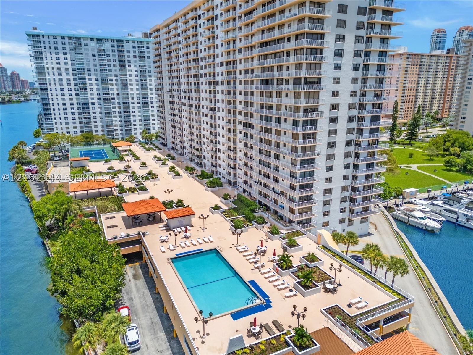 image Winston Towers 70019