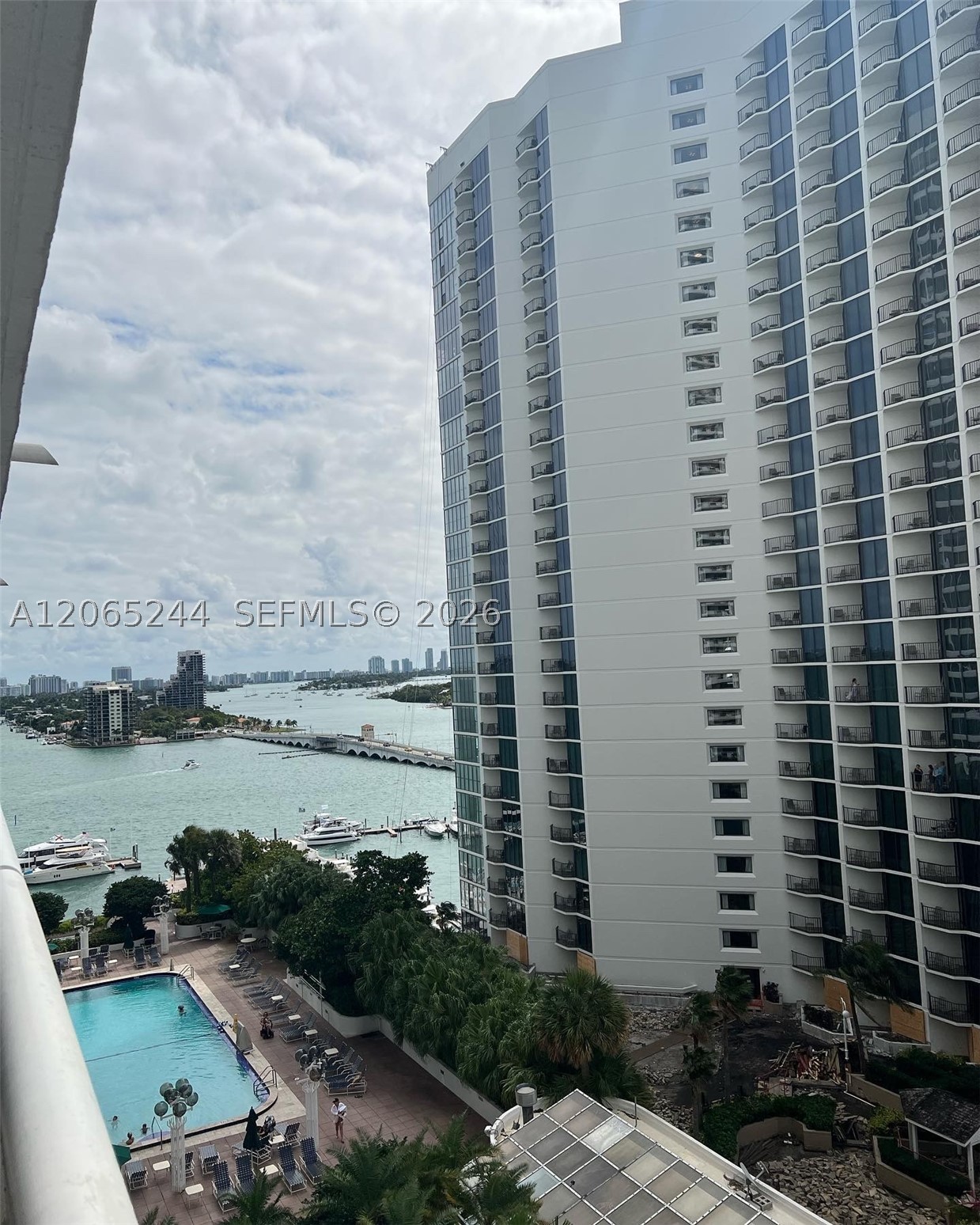 1717 N Bayshore Dr #A-1856