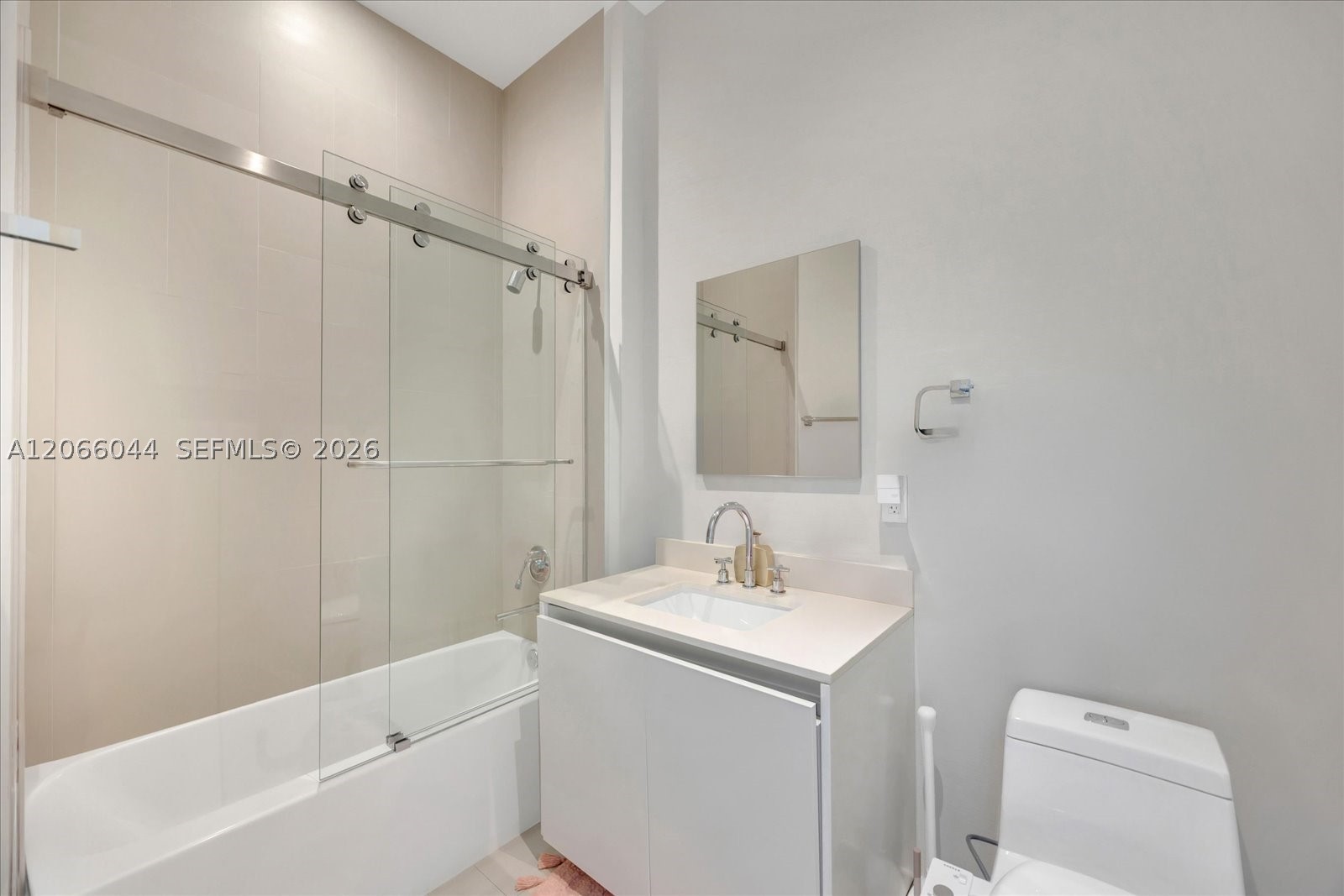2821 S Bayshore Dr #11B Miami, FL 33133