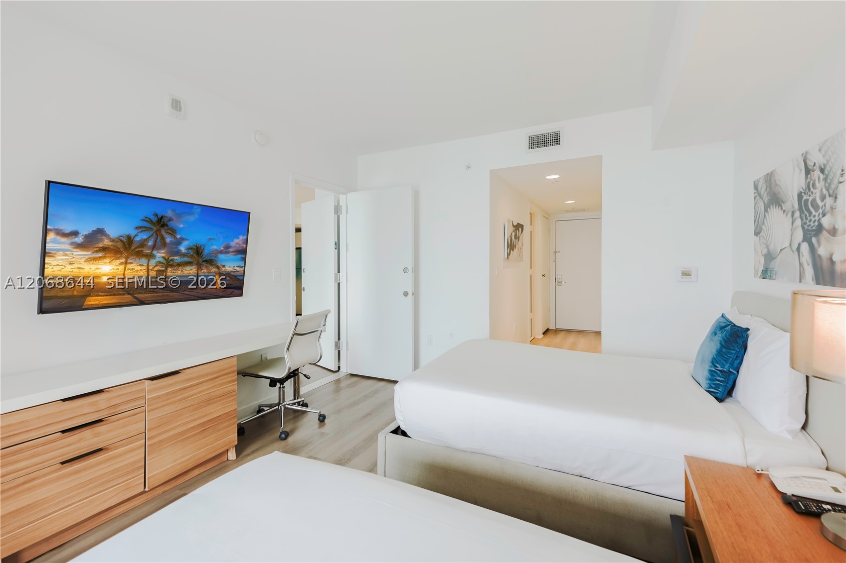 image Beachwalk Condominium11