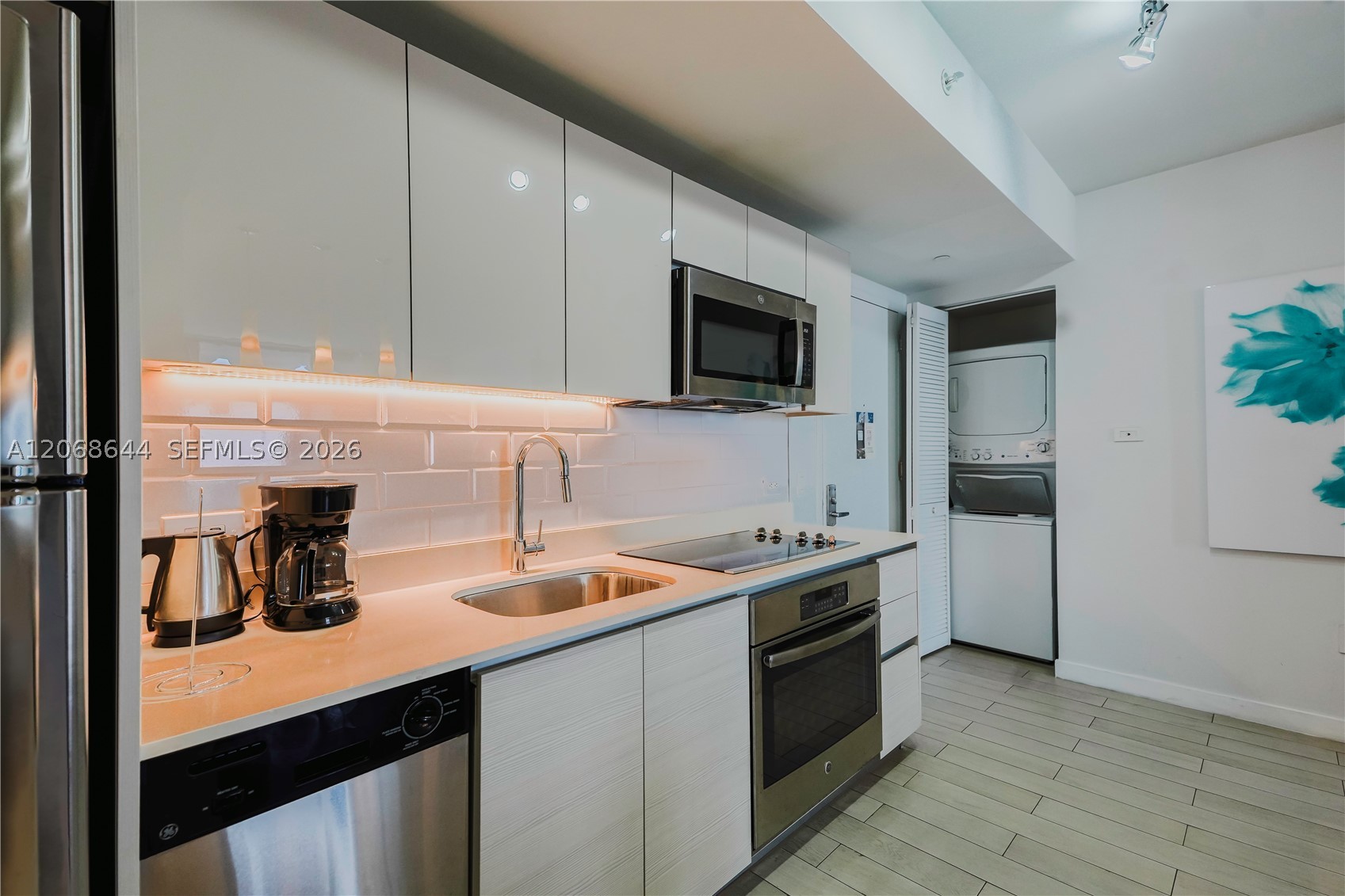 image Beachwalk Condominium13