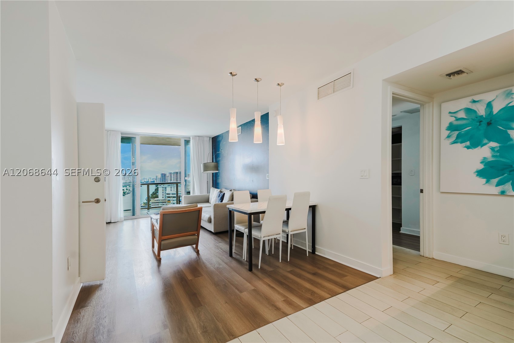 image Beachwalk Condominium6
