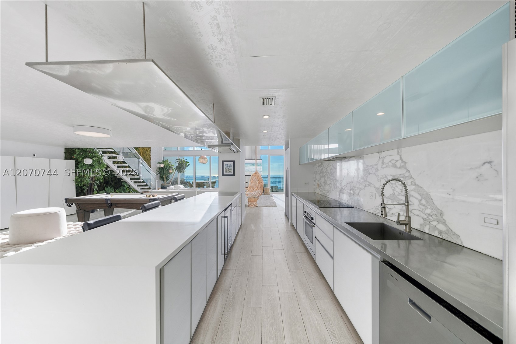 1040 Biscayne Blvd #4602 Miami, FL 33132