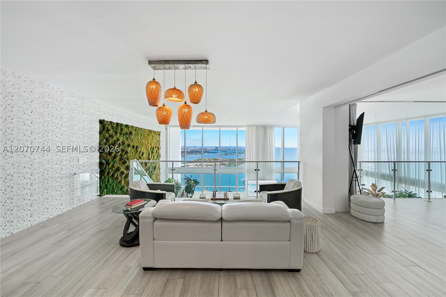 1040 Biscayne Blvd #4602 Miami, FL 33132