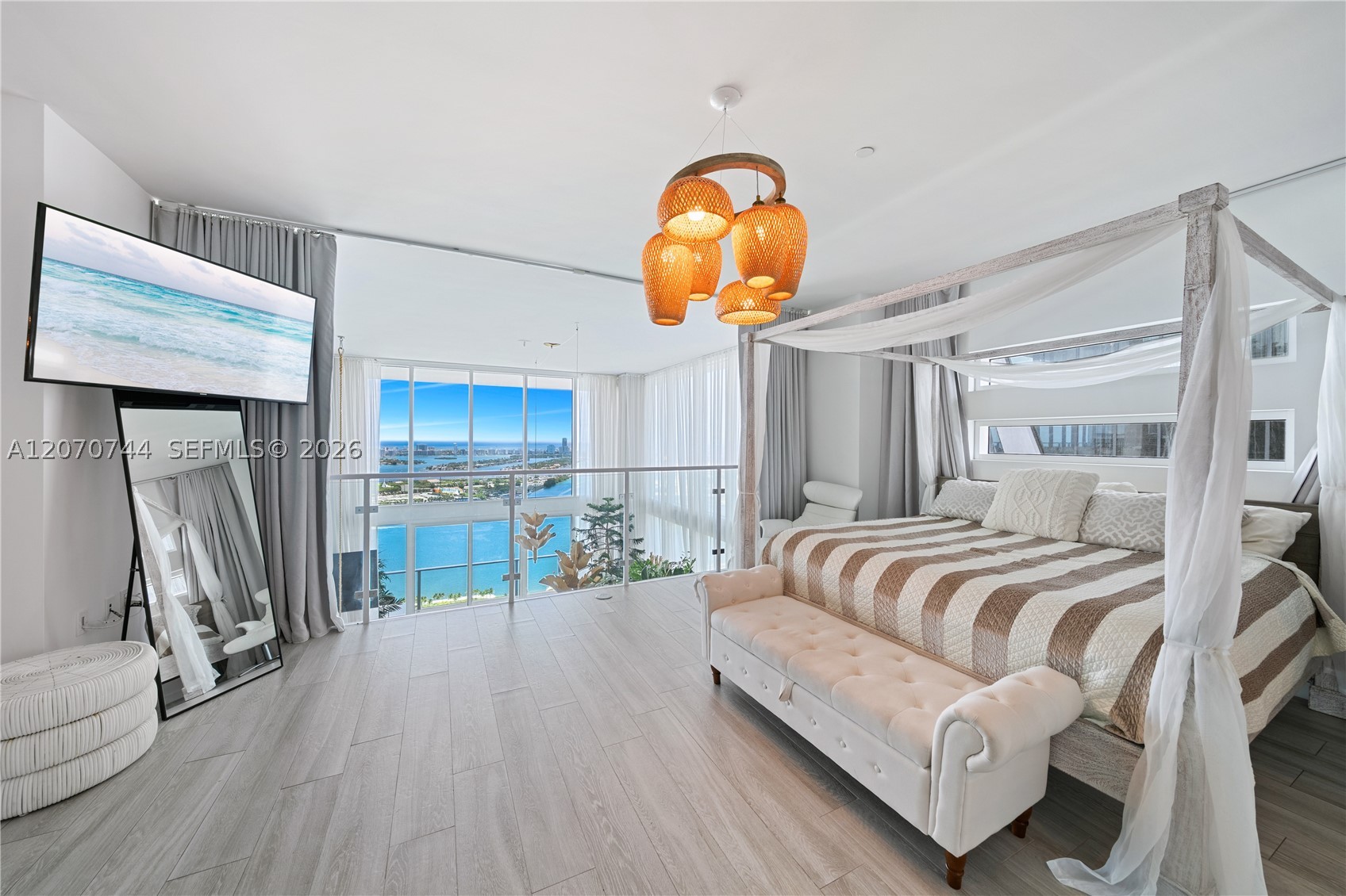 1040 Biscayne Blvd #4602 Miami, FL 33132