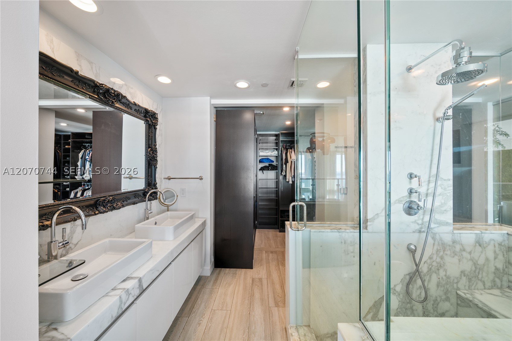 1040 Biscayne Blvd #4602 Miami, FL 33132