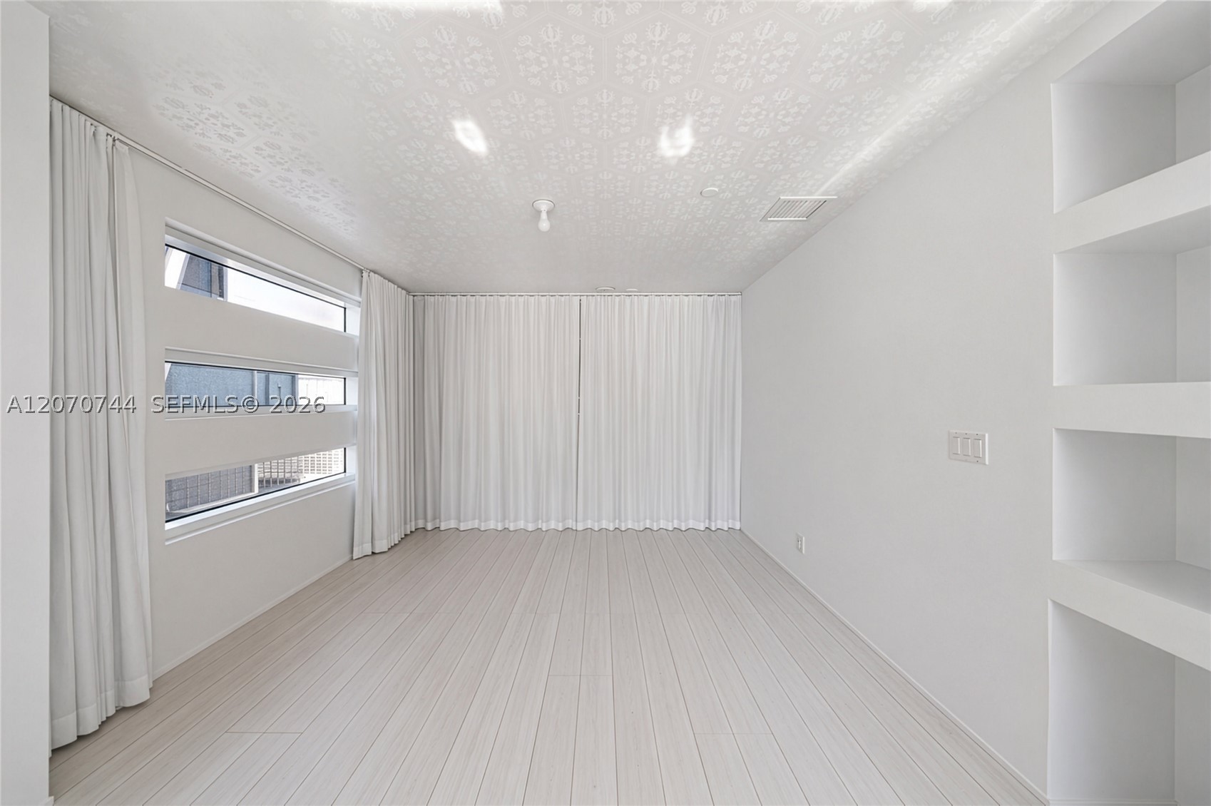 1040 Biscayne Blvd #4602 Miami, FL 33132