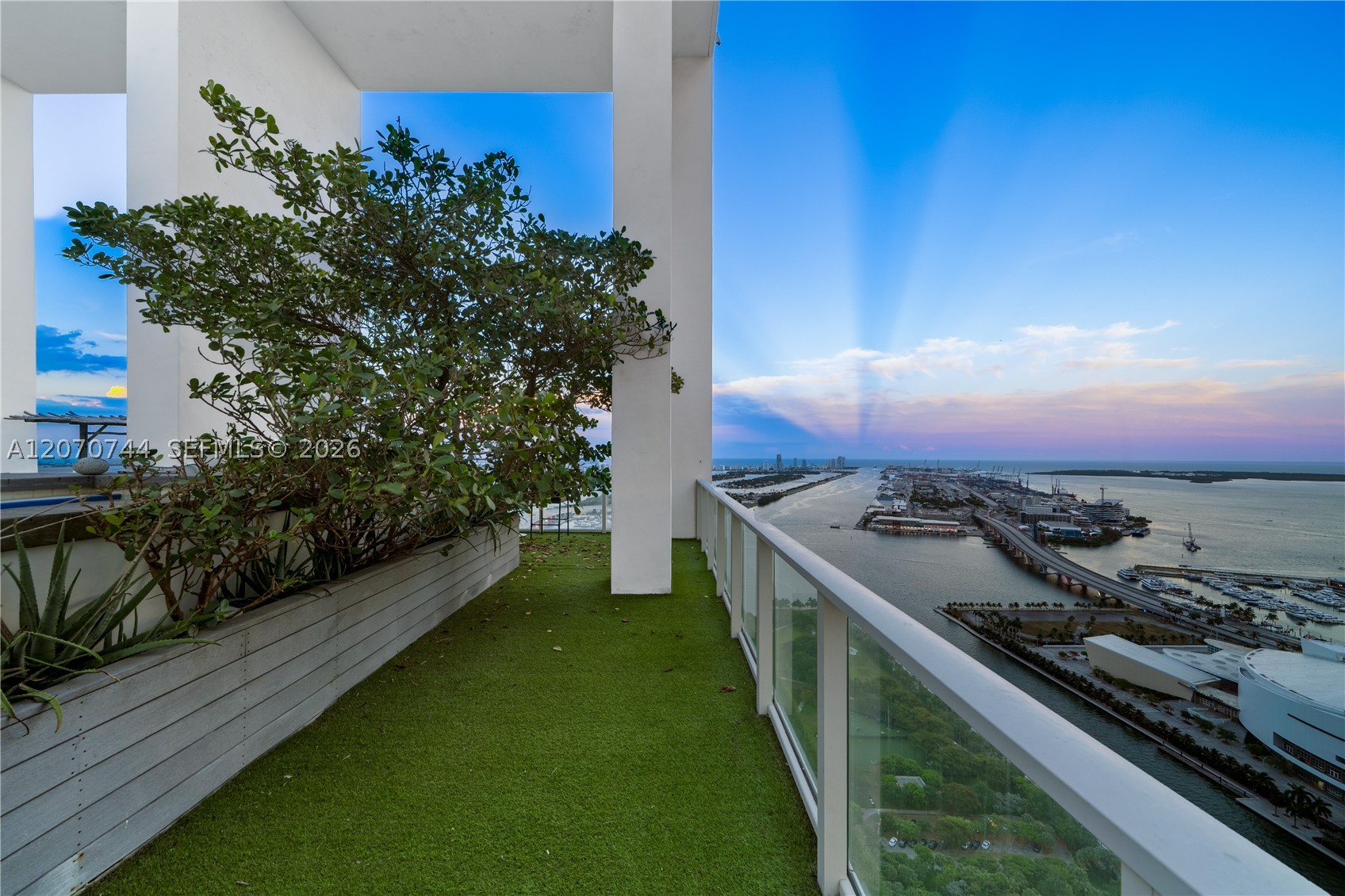 1040 Biscayne Blvd #4602 Miami, FL 33132