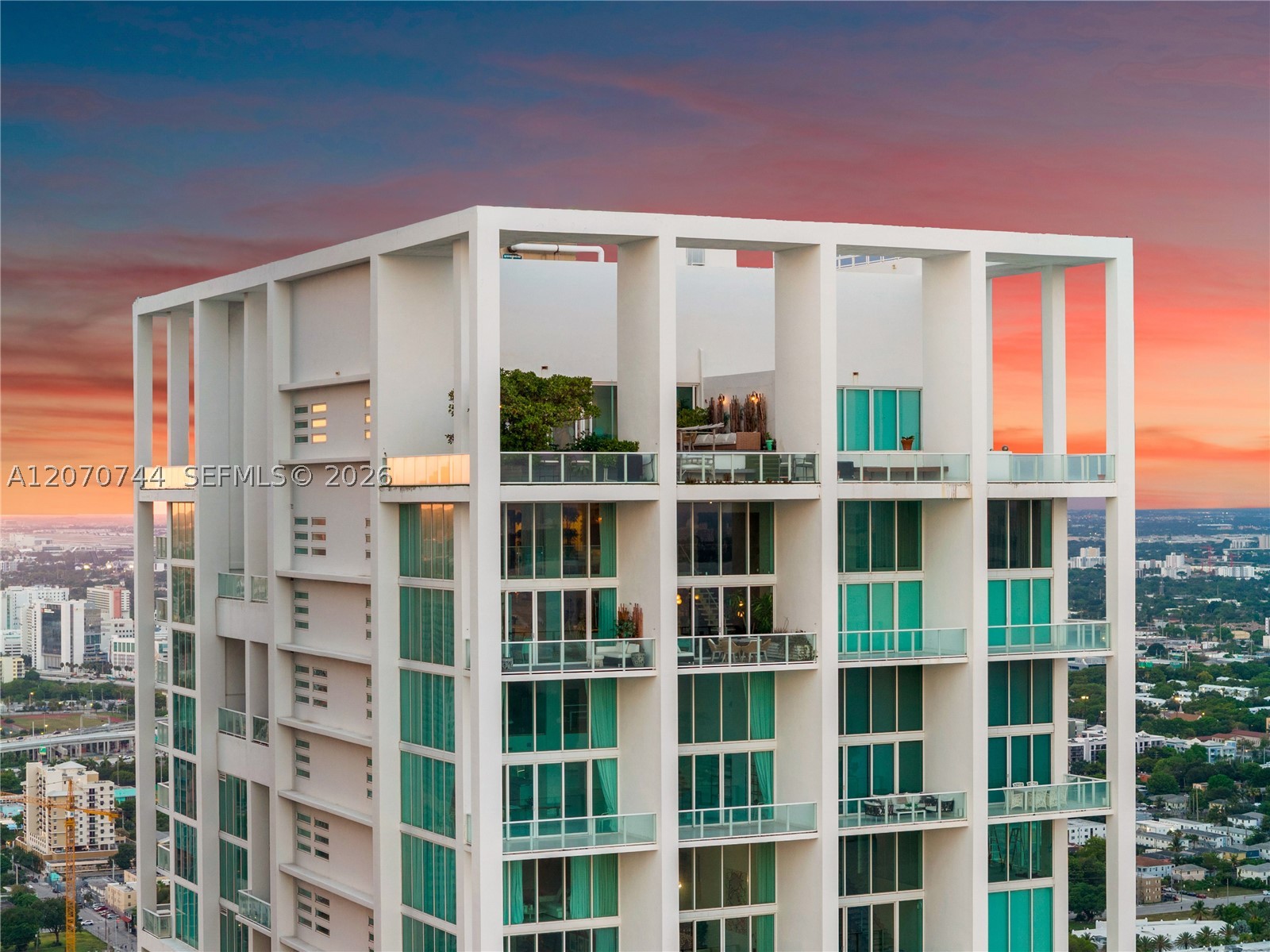 1040 Biscayne Blvd #4602 Miami, FL 33132
