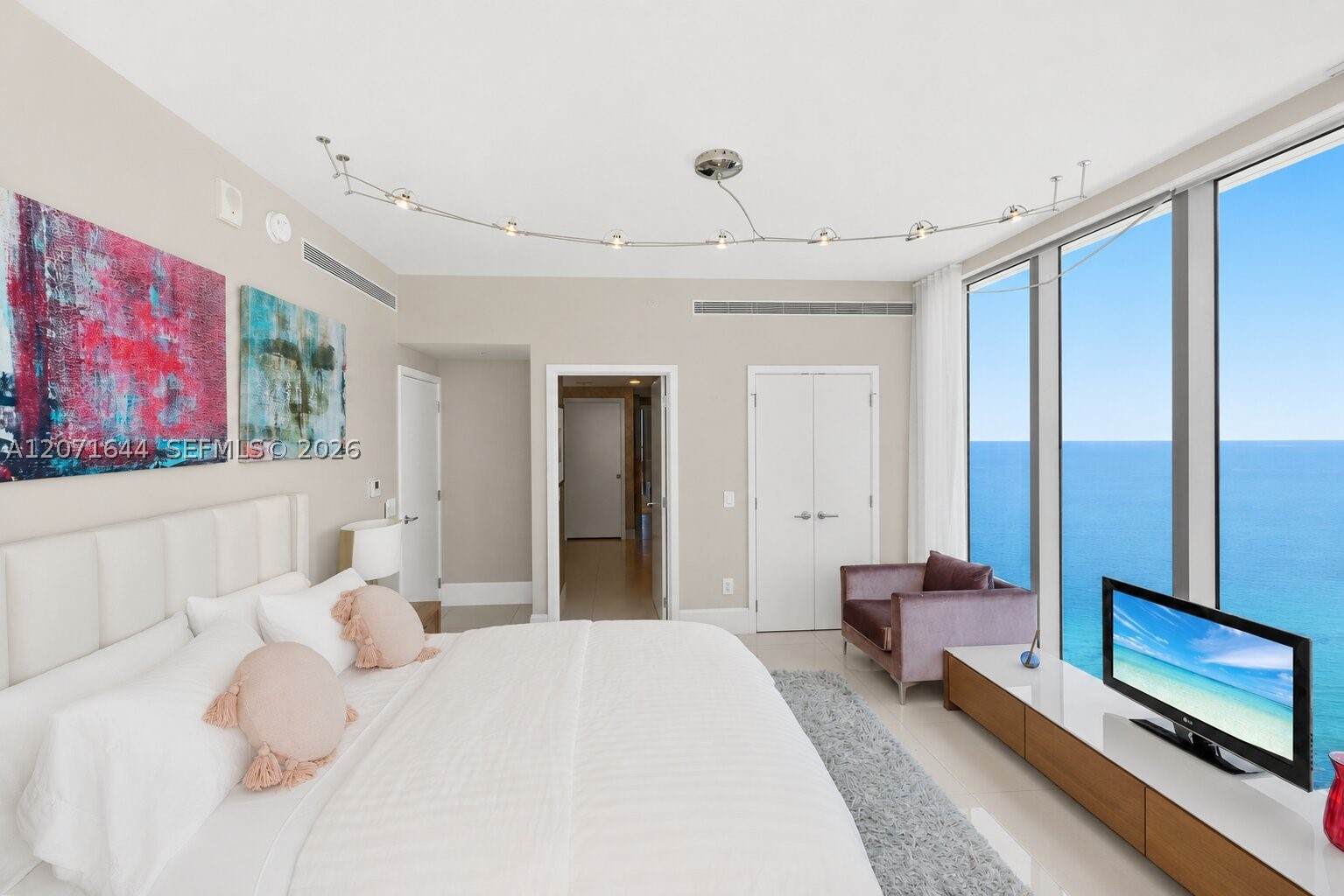 6899 Collins Ave #2708 Miami Beach, FL 33141