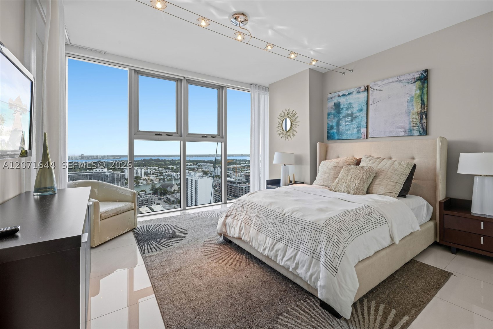 6899 Collins Ave #2708 Miami Beach, FL 33141