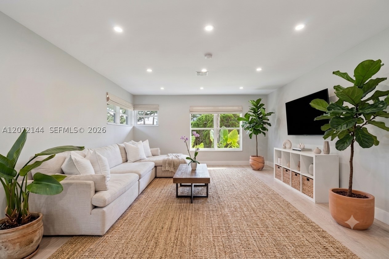 10650 NE 11th Ct Miami Shores, FL 33138