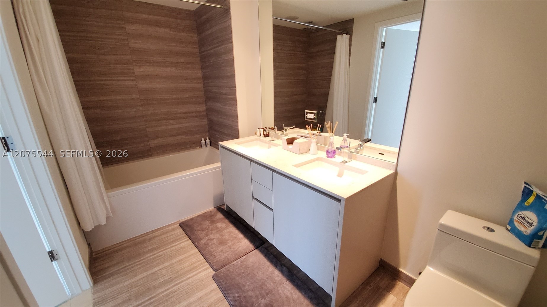 image 1010 Brickell15
