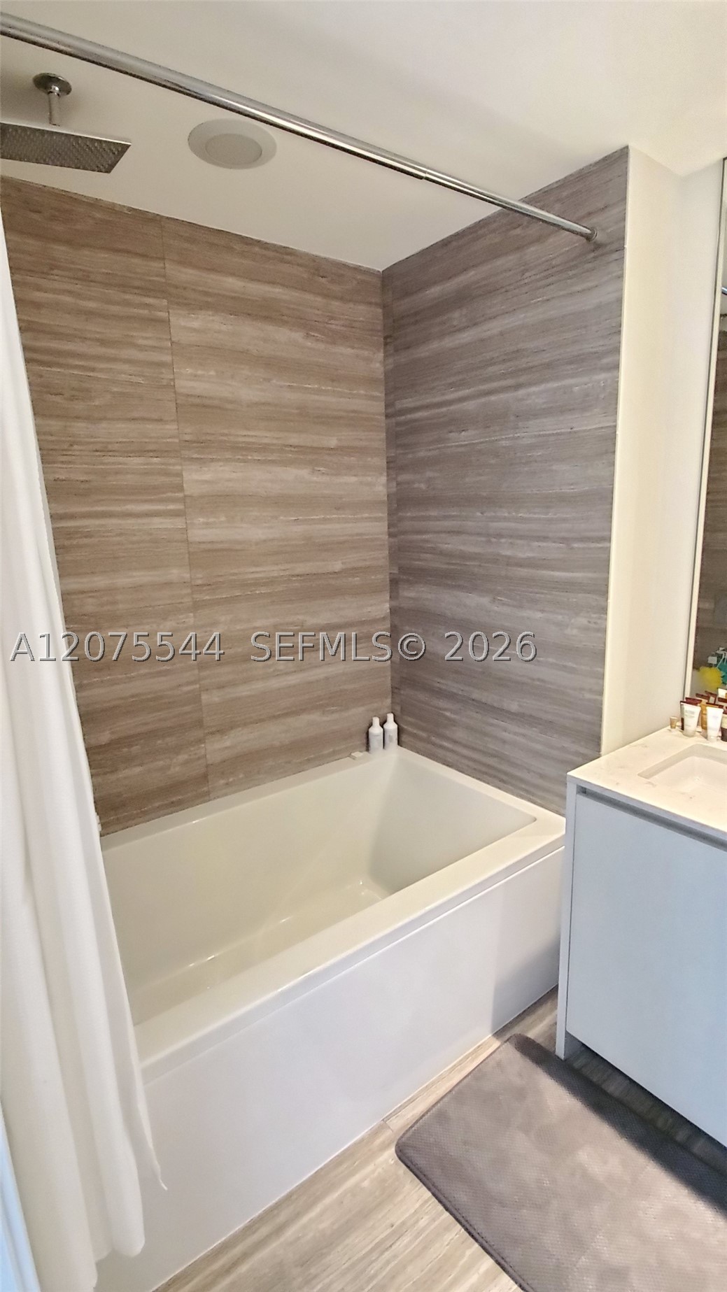 image 1010 Brickell16