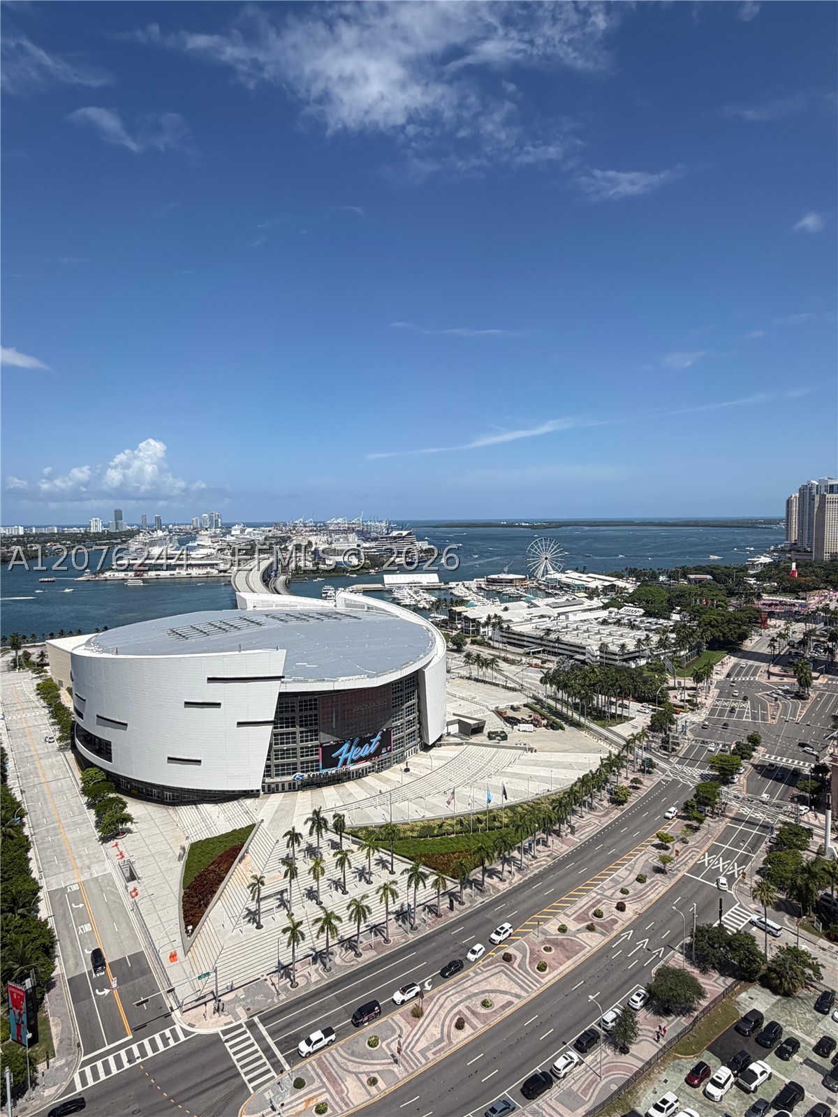888 Biscayne Blvd #2702