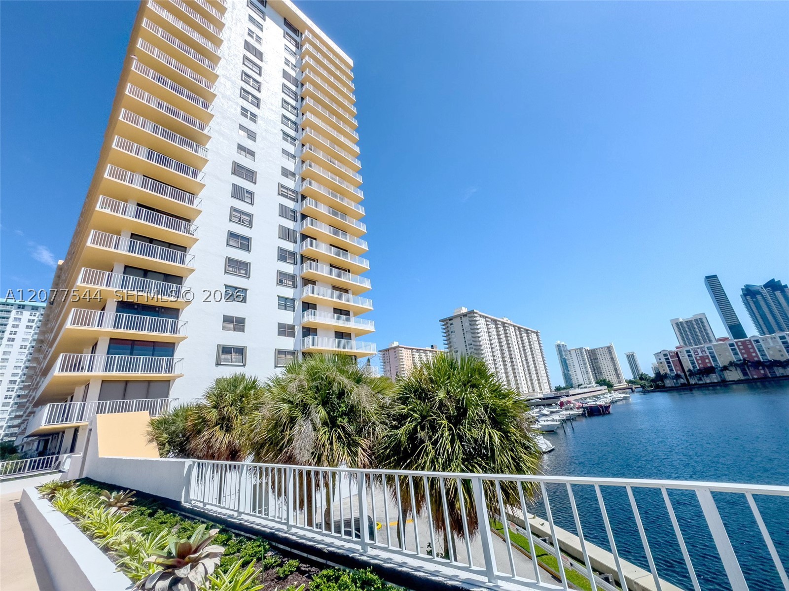 image Winston Towers 70022