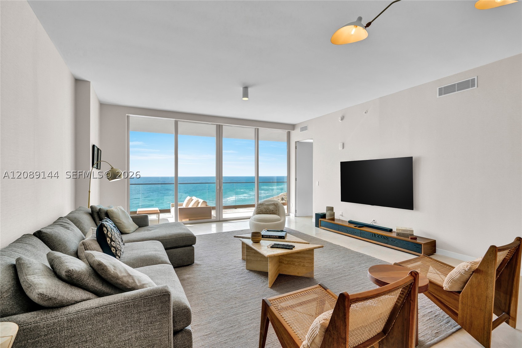 18975 Collins Ave #903