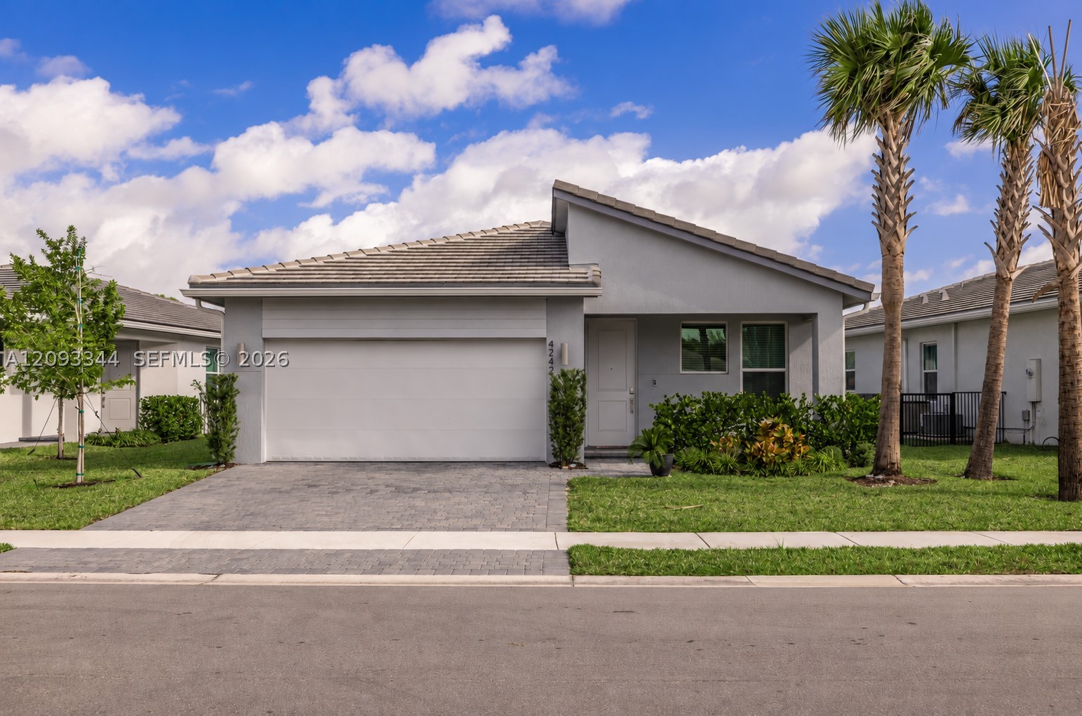 4242 Rosa Dr