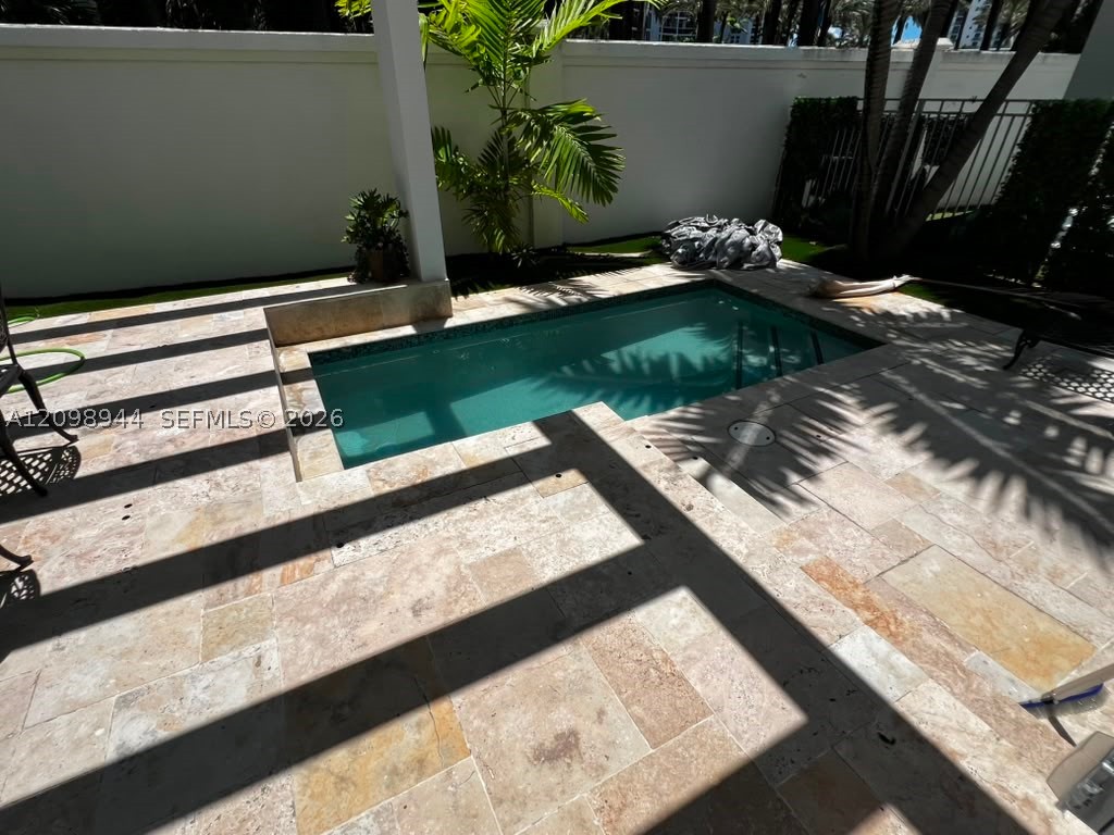 18975 Atlantic Blvd Sunny Isles Beach, FL 33160