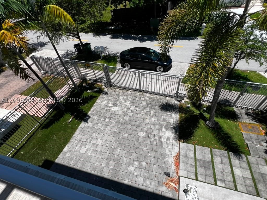 18975 Atlantic Blvd Sunny Isles Beach, FL 33160