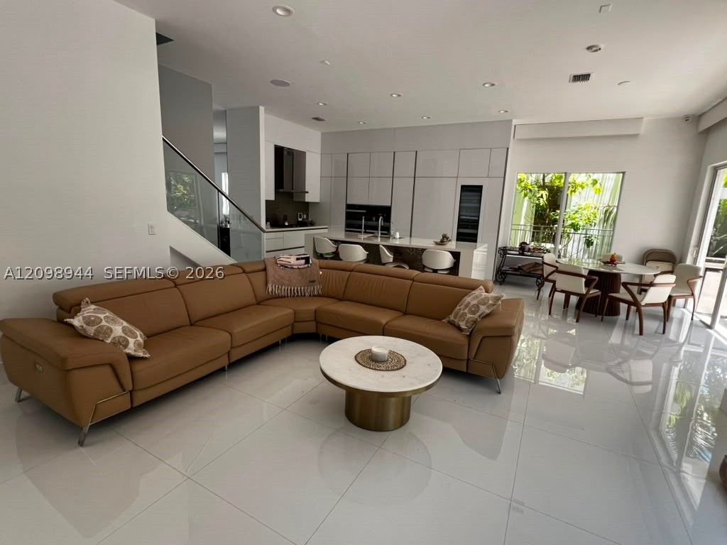 18975 Atlantic Blvd Sunny Isles Beach, FL 33160